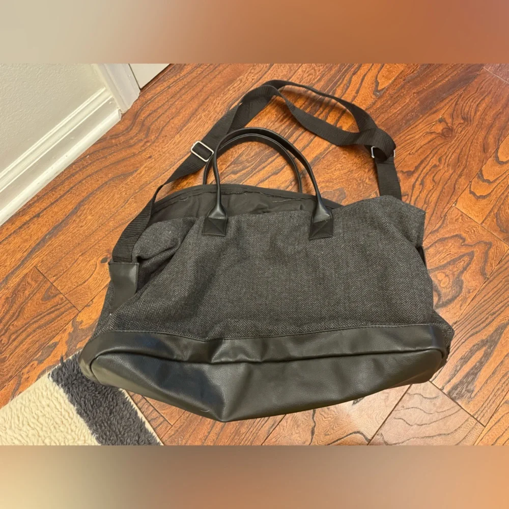 John Varvatos travel Tote Bag with strap